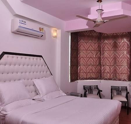 The Royal Court Hotel Nainital Exterior photo