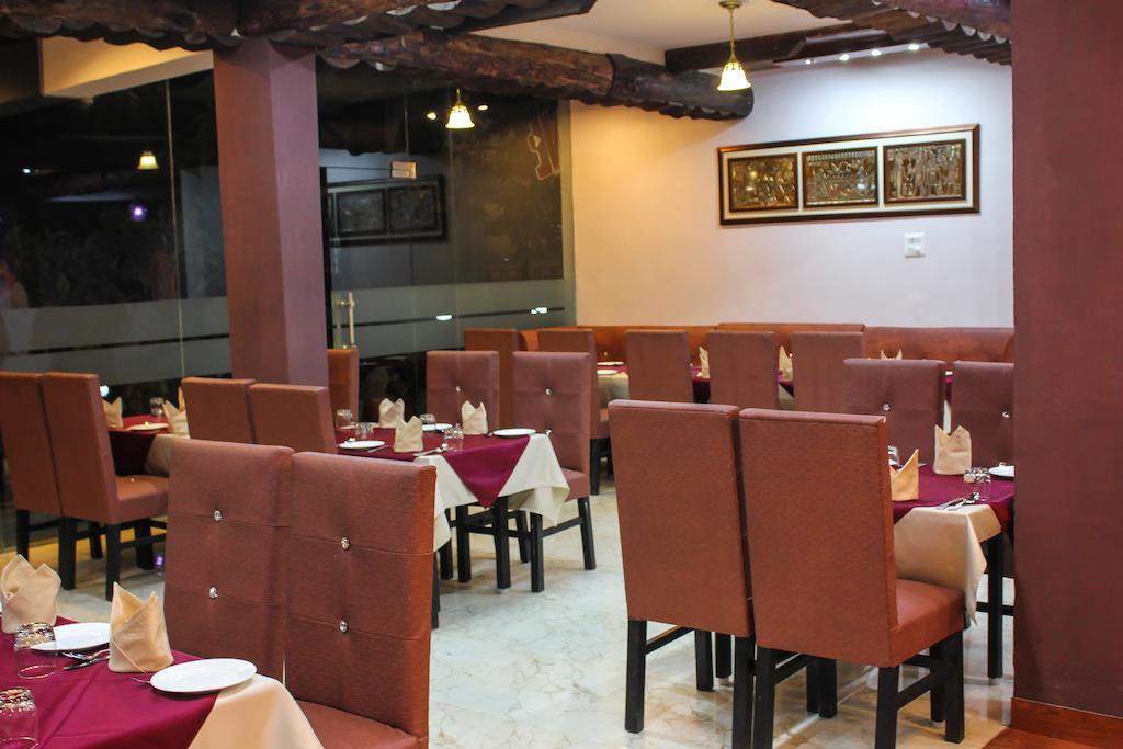 The Royal Court Hotel Nainital Exterior photo