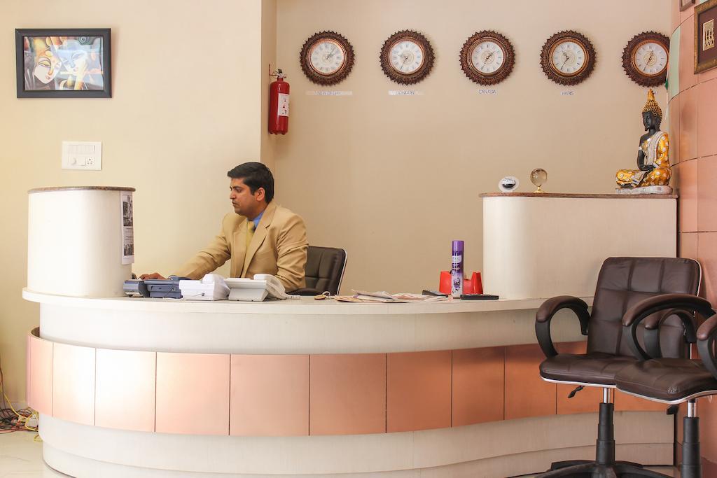 The Royal Court Hotel Nainital Exterior photo