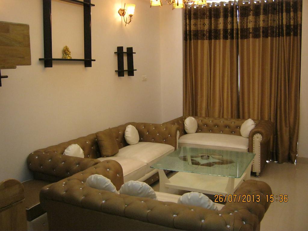 The Royal Court Hotel Nainital Exterior photo