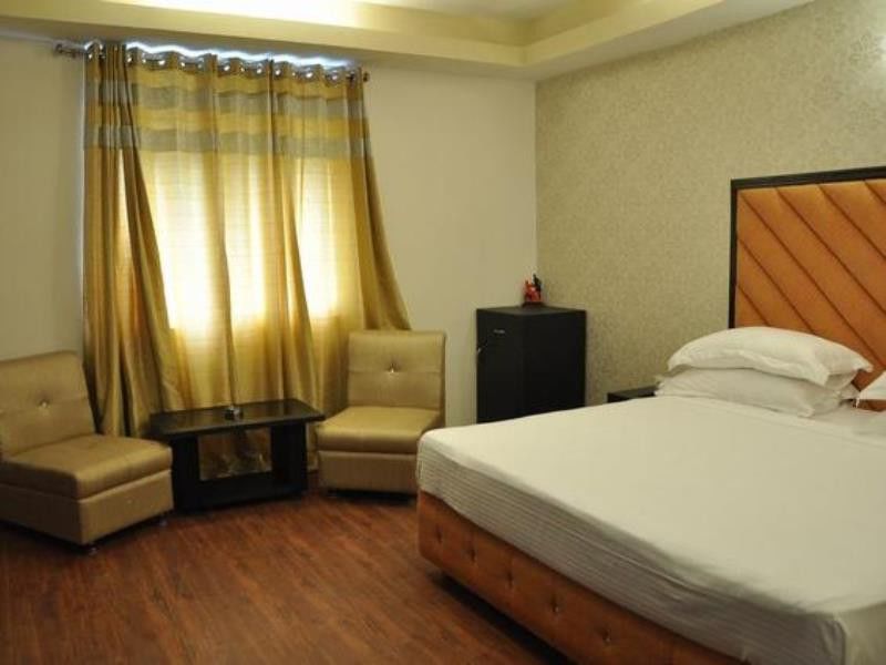 The Royal Court Hotel Nainital Exterior photo